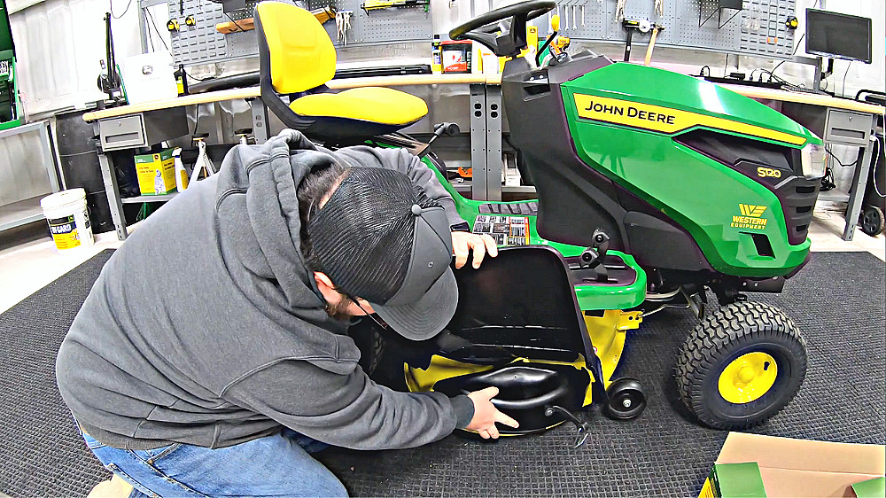 How to Install a John Deere Mulch Plug ' Thumbnail'