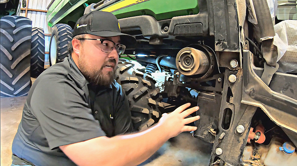 How to Remove the Battery on a John Deere XUV 835R Gator ' Thumbnail'